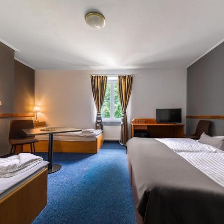 Prague Hotel Carl Inn Restaurant & Free Parking Exterior photo