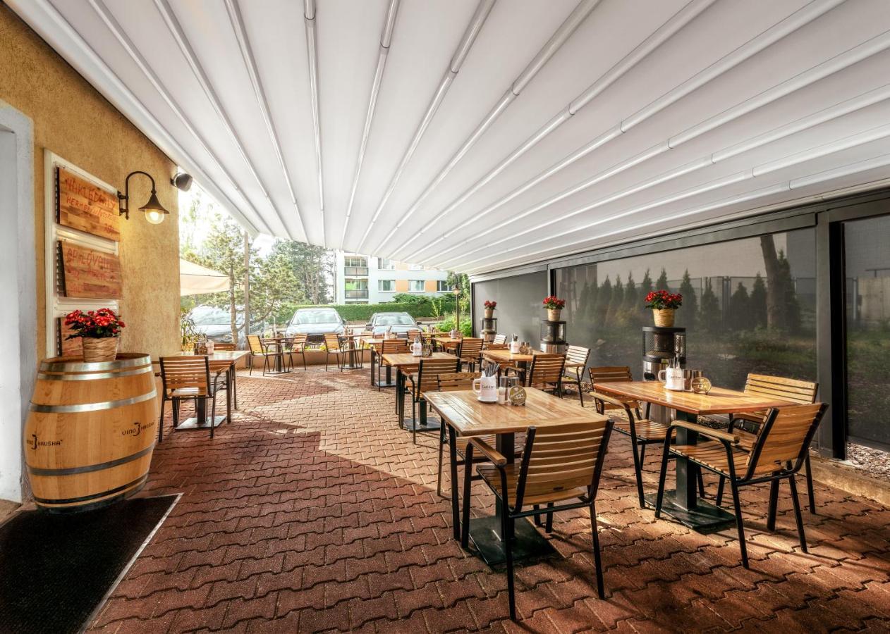 Prague Hotel Carl Inn Restaurant & Free Parking Exterior photo